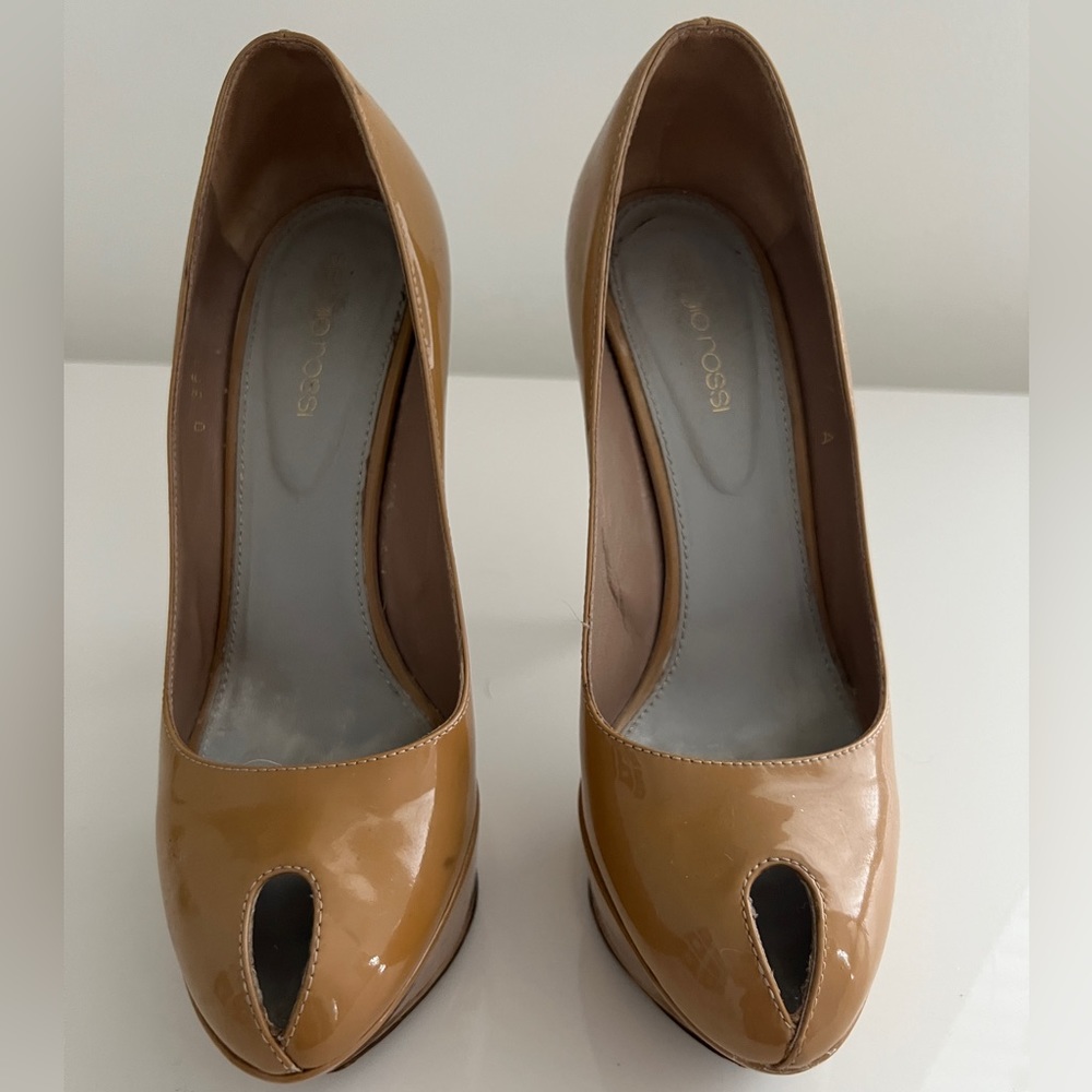 SERGIO ROSSI TAN HEELS